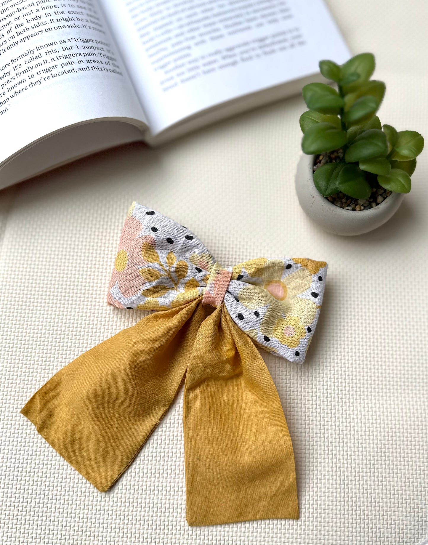 SHORT TAIL BOW- YELLOW